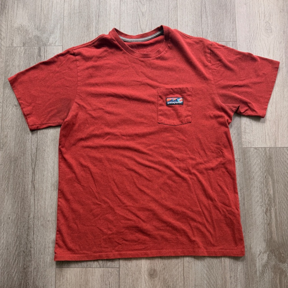 Patagonia Mens M Red Pocket T-Shirt Fitz Roy Logo